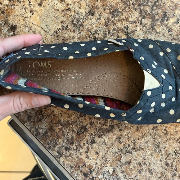 TOMS Slip-On Shoes, Navy Blue/White Polka-Dots Size 7 - Picture 3 of 4